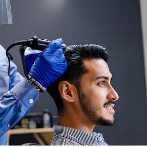 Trasplante de pelo Turquía clínica. Kaloni